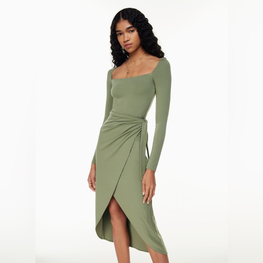 Aritzia | Wilfred Saturn Longsleeve Midi Dress